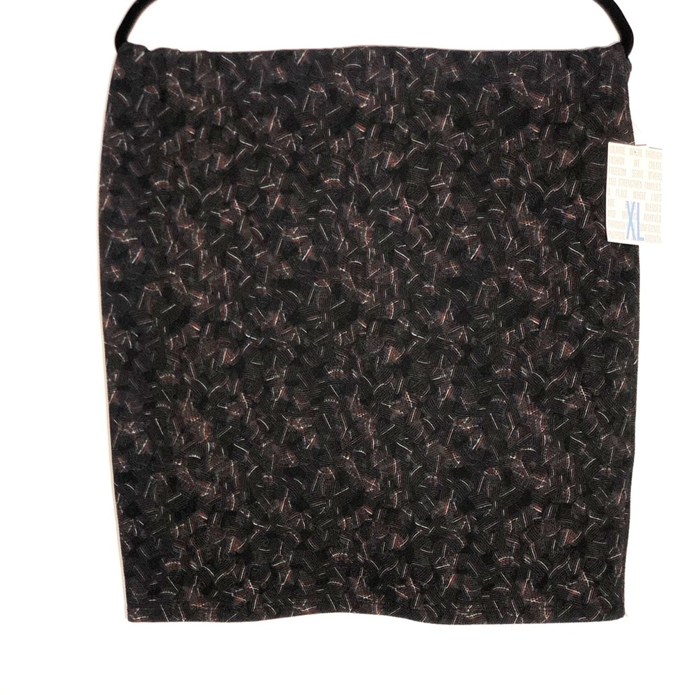 LuLaRoe Cassie Skirt NWT XL
2nd Pic Size Chart